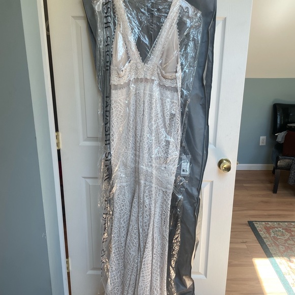 Tadashi Shoji Adrenna Long Set Bridal Wedding Dress NWT 2 - Picture 5 of 10